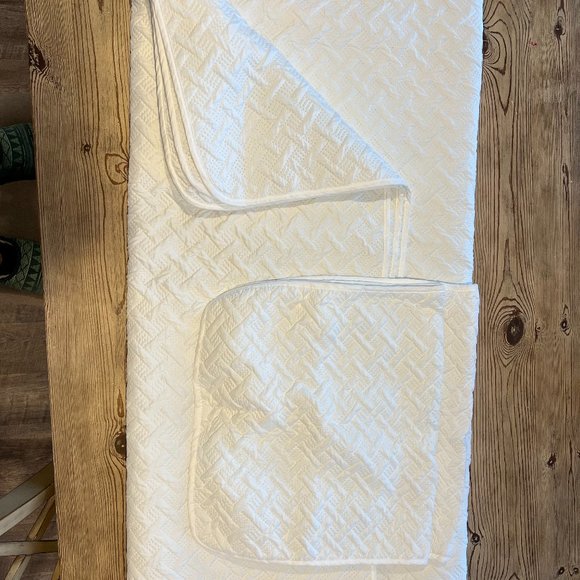 Bedding White King Size Quilt And Shams Poshmark